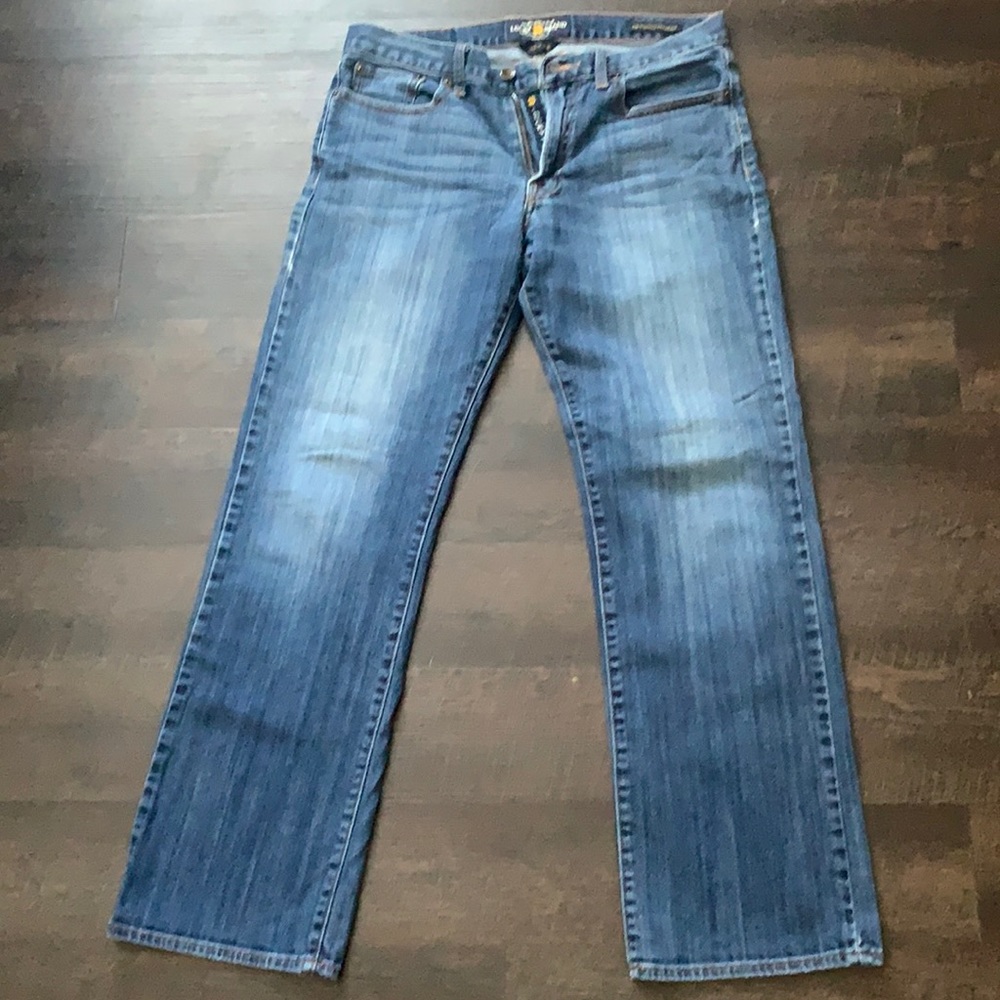 Nice pair of Lucky’s jeans.. no signs of wear.. barely worn..